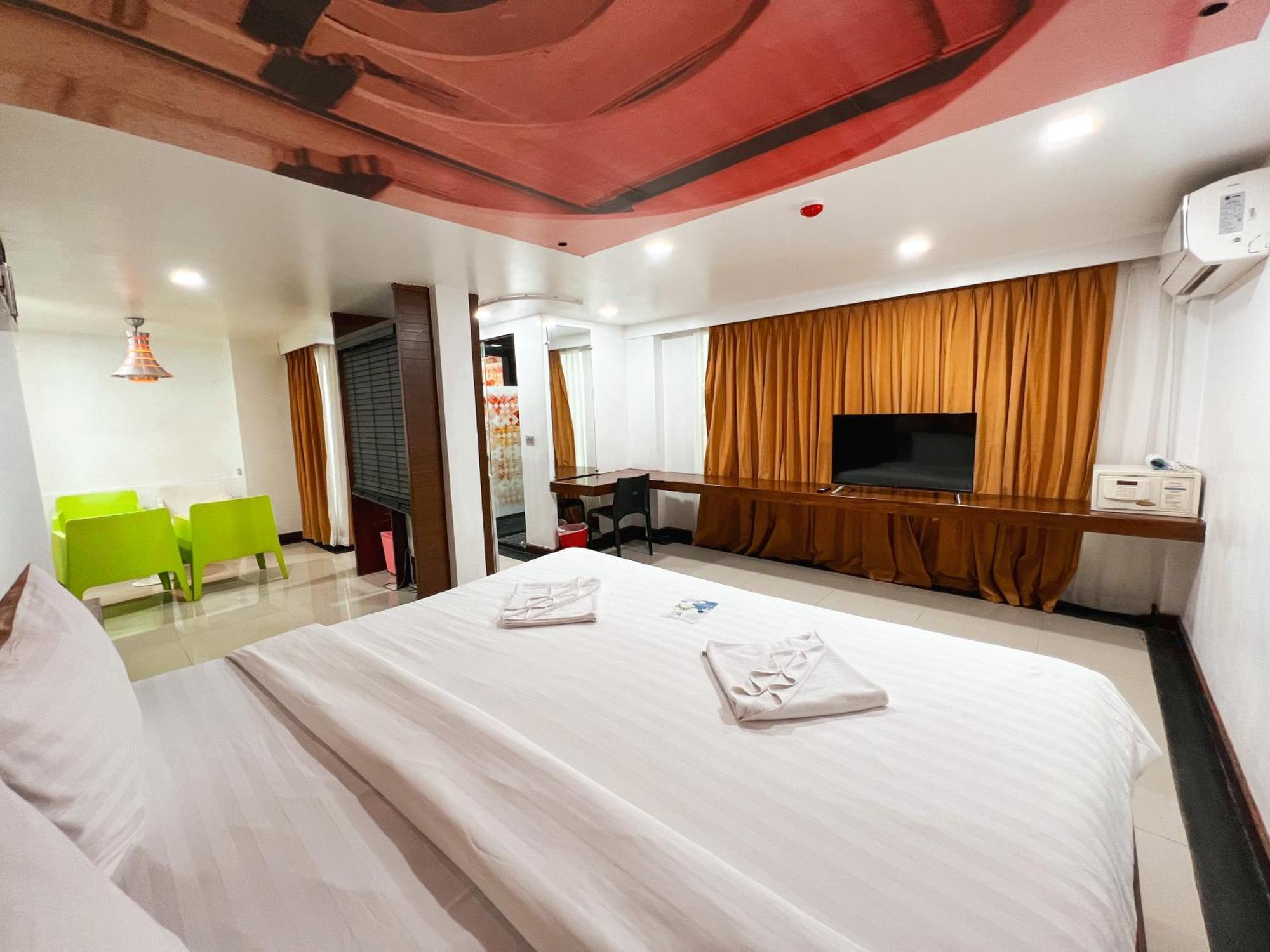 The Color Kata Hotel Kültér fotó